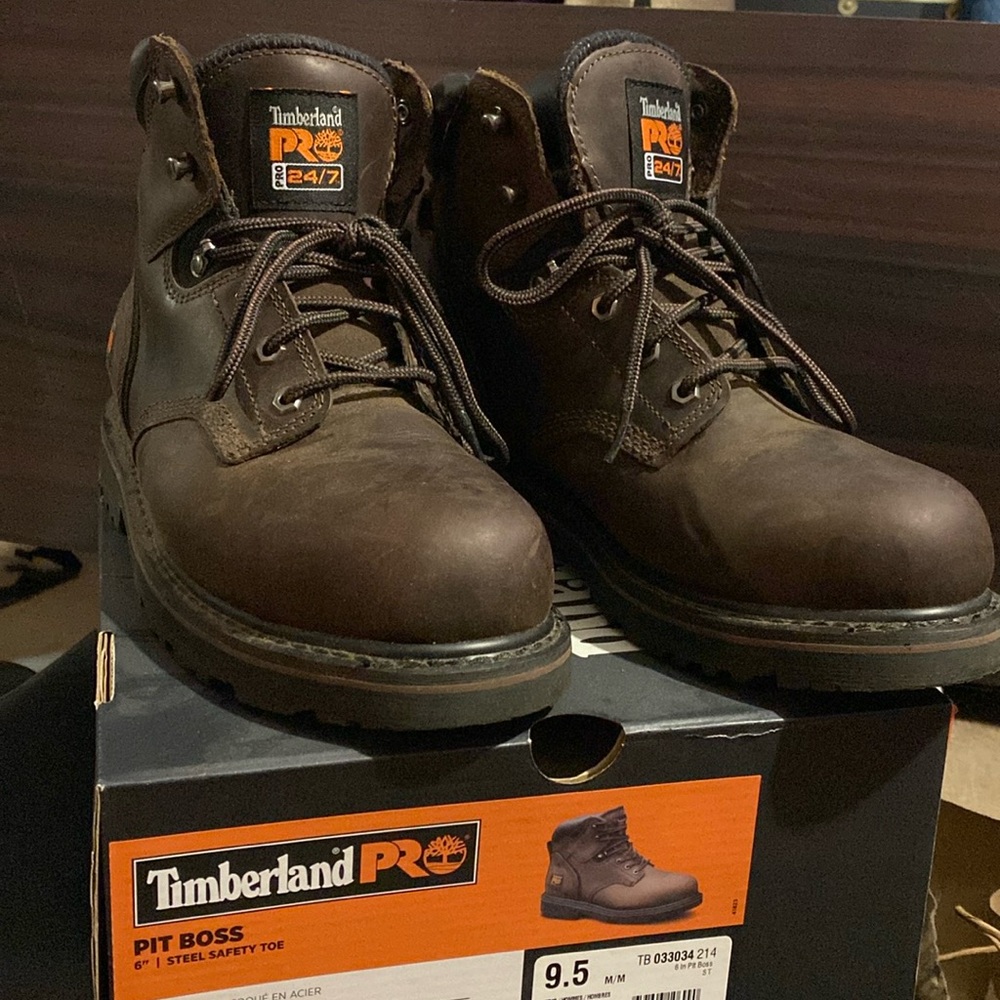 Timberland “pit boss” steel toe boots. Size 9.5. Worn once